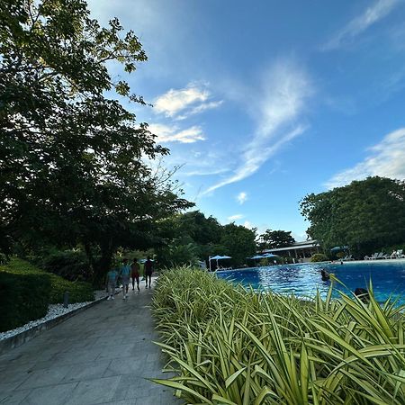 14Dc Tambuli Seaside Living Apartment Мактан Екстериор снимка